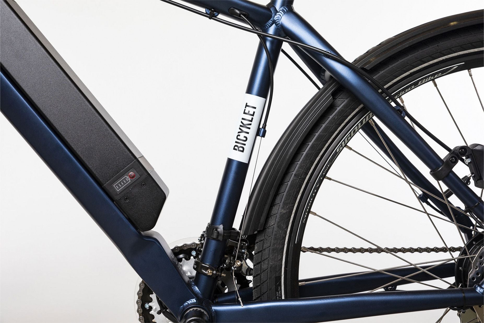VTC Électrique Bicyklet Joseph Shimano Altus 7V 417 Wh 700 mm Bleu