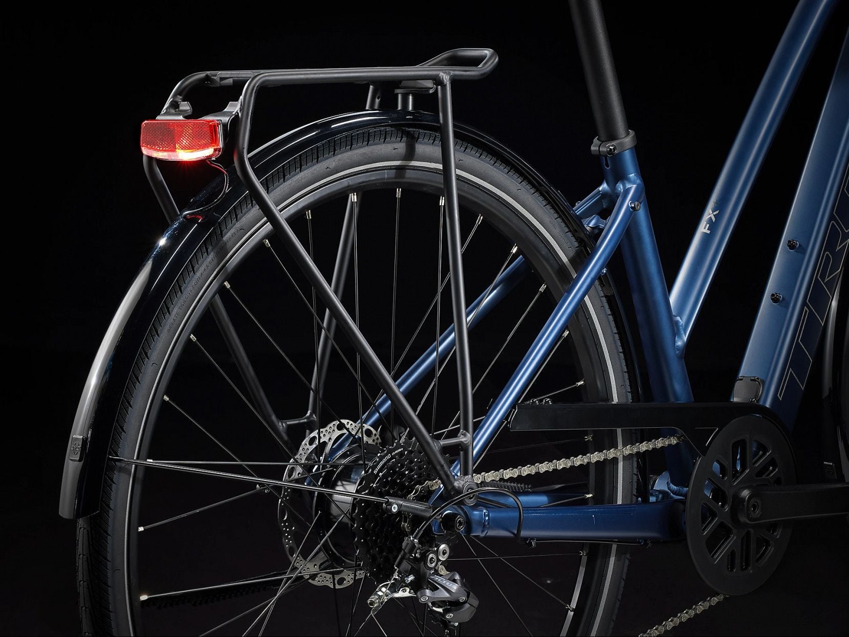 Vélo de Ville Électrique Trek FX+ 2 Shimano Altus 9V 250 Wh 700 mm Bleu Mulsanne