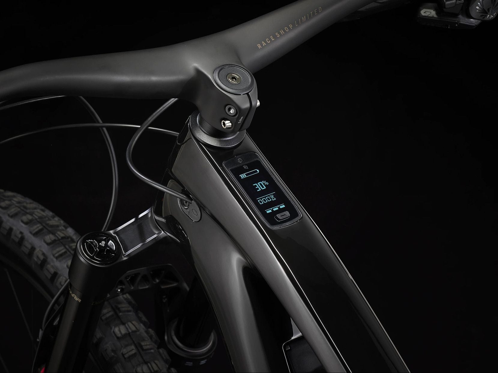 VTT Électrique Tout-Suspendu Trek Fuel EXe 9.8 12V 360 Wh TQ 50Nm 29'' Noir - Vélo d'Exposition