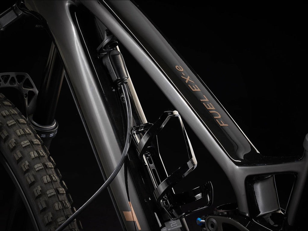 VTT Électrique Tout-Suspendu Trek Fuel EXe 9.8 12V 360 Wh TQ 50Nm 29'' Noir - Vélo d'Exposition