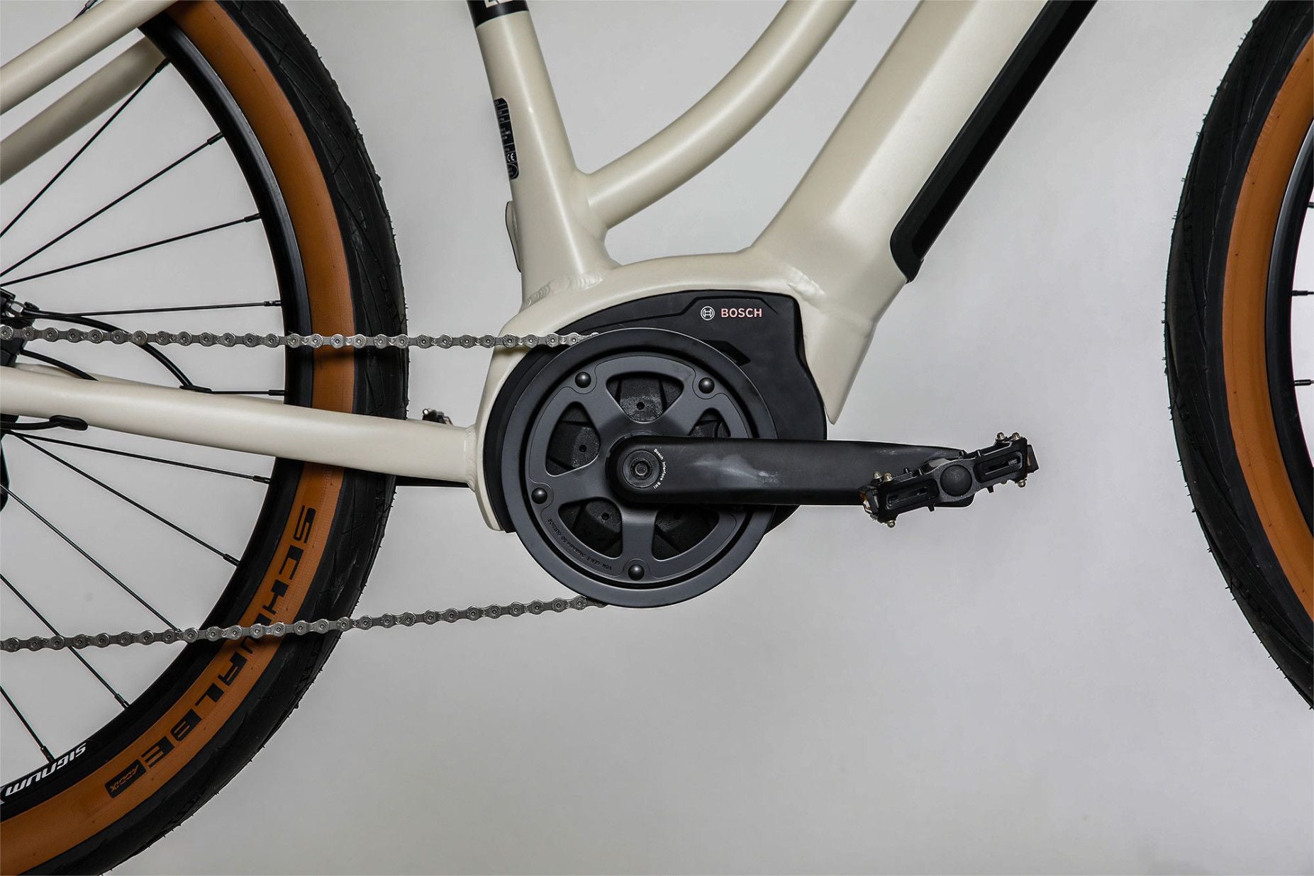 Vélo Fitness Électrique Bicyklet Béatrice Shimano Altus 9V 500 Wh 27.5'' Blanc