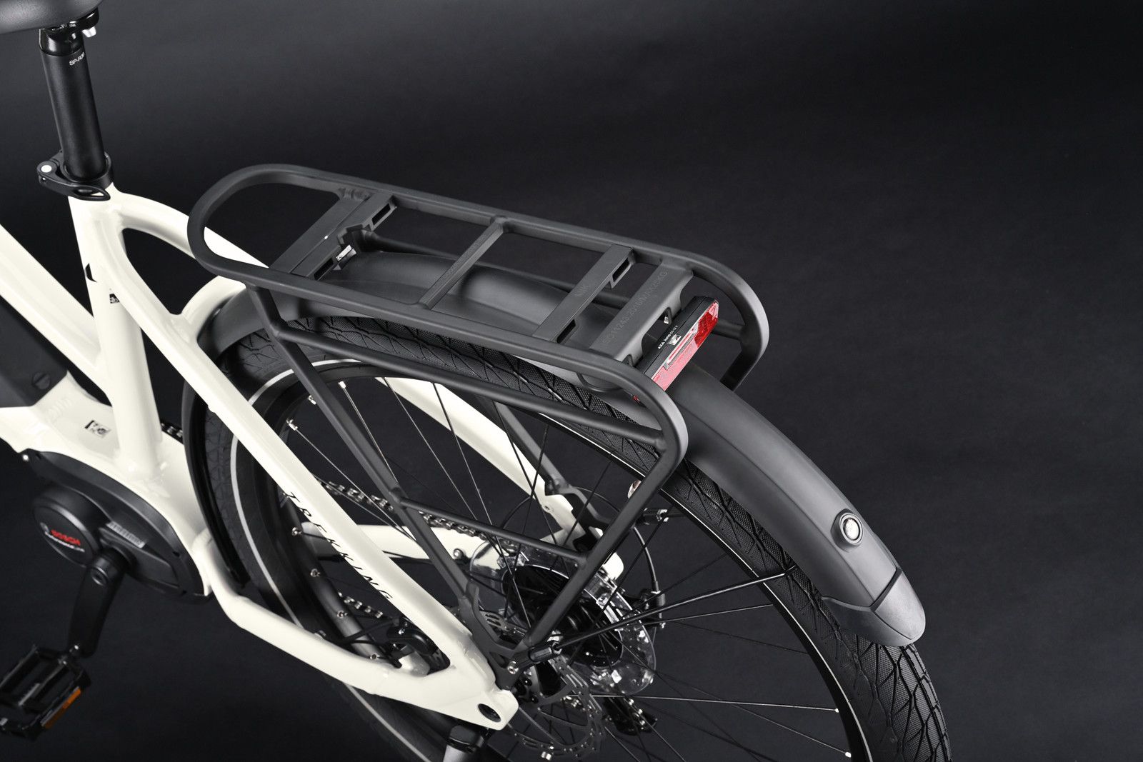 VTC Électrique Haibike Trekking 3 Mid Shimano Alivio 9V 500Wh 27.5'' Gris Clair 2023