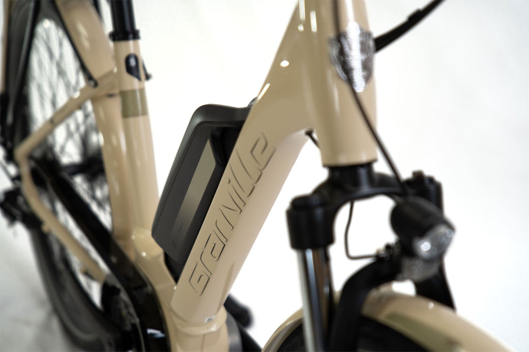 Vélo de Ville Électrique Granville E-Urban 30 Unisex Shimano Tourney/Altus 7V 500 Wh 700 mm Beige Ivory