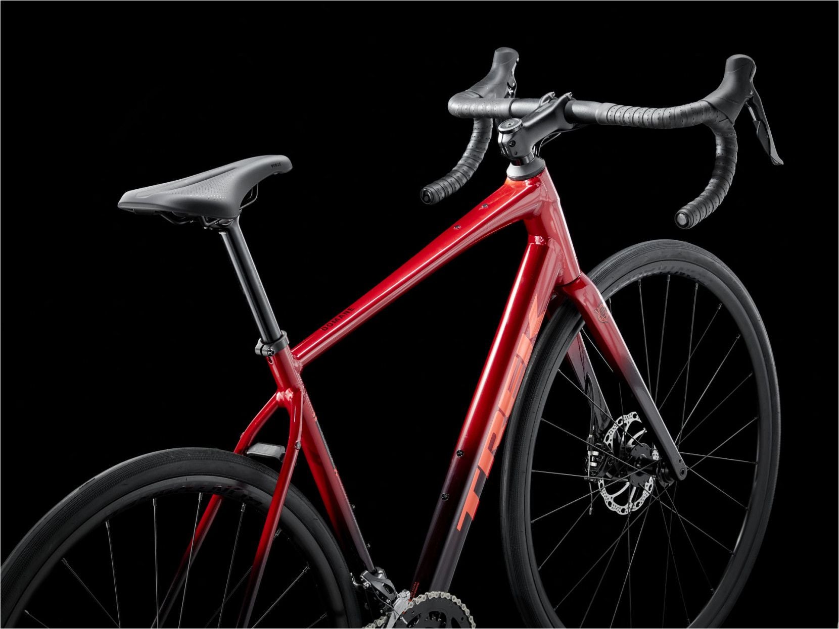 Vélo de Route Trek Domane AL 2 Shimano Claris 8V 700mm Rouge Gén 4