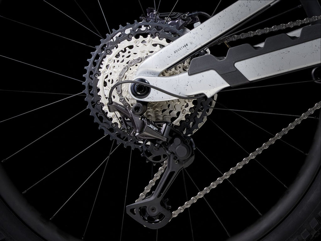 VTT Tout Suspendu Trek Slash 9.8 Shimano 12V 29/27.5'' Argent Gén 6 - Vélo d'Exposition