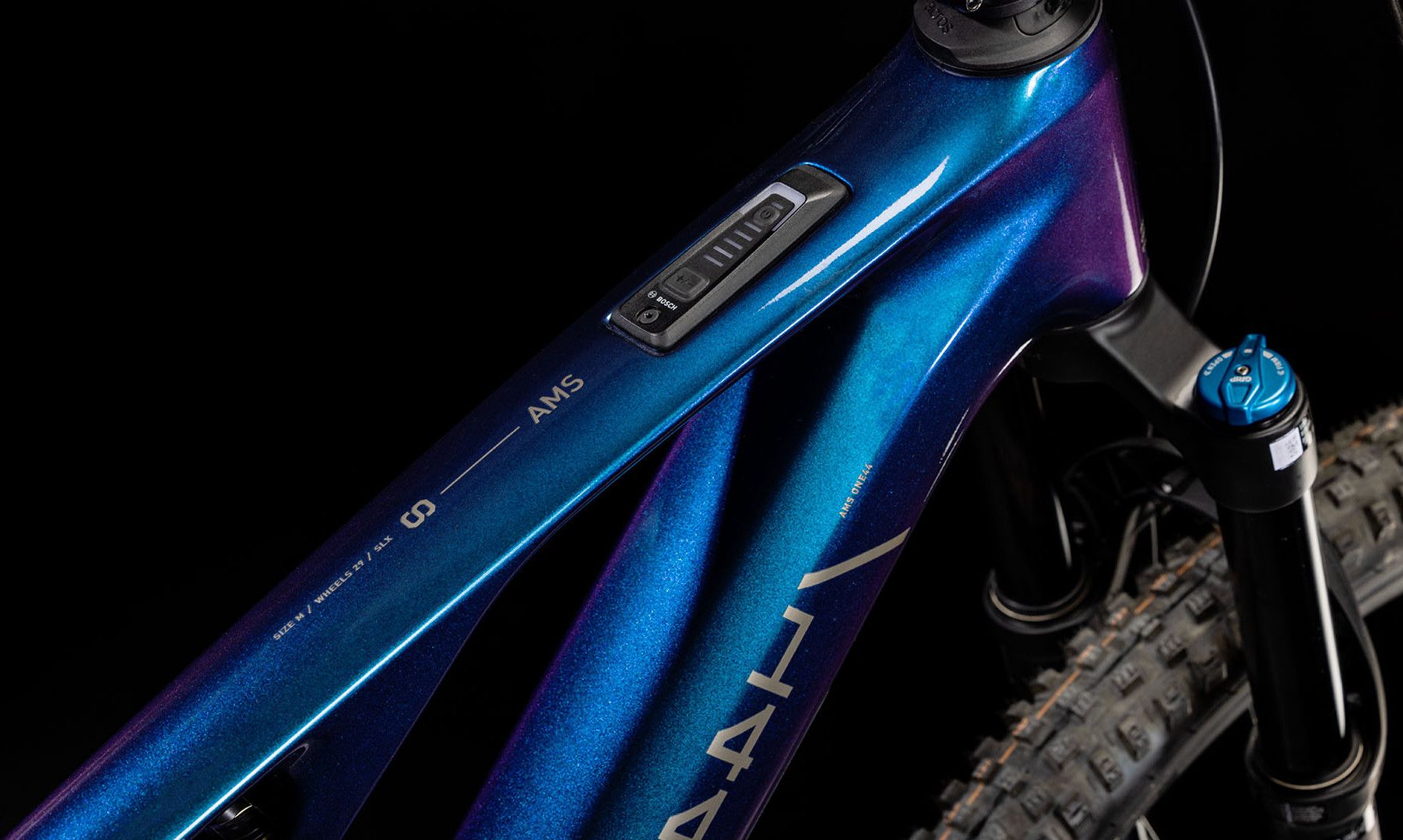 VTT Électrique Tout-Suspendu Cube AMS Hybrid One44 C:68X SLX 400X 12V 400 Wh Bosch 60 Nm 29'' Bleu Deepcobalt Violet 2025