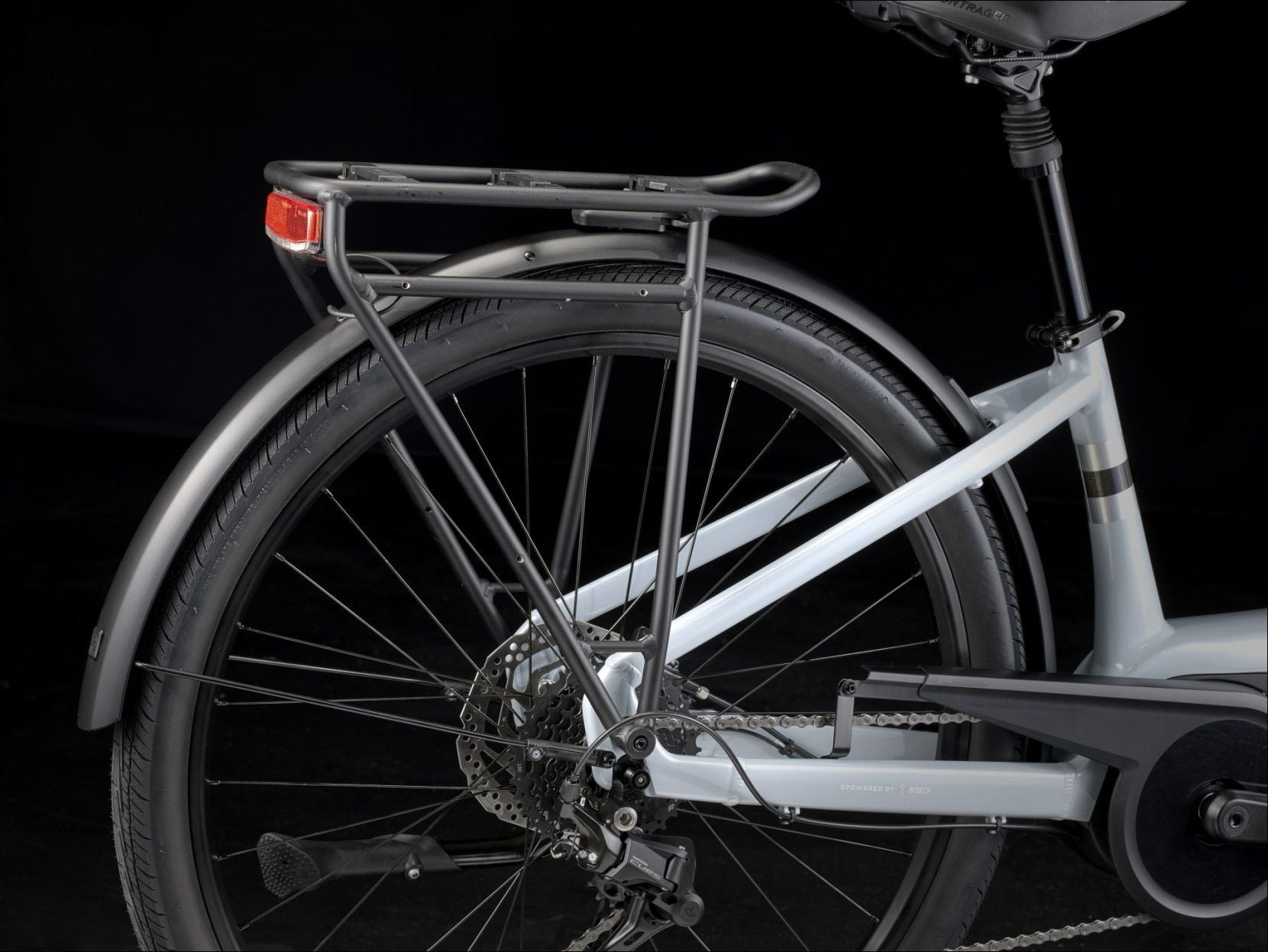 Vélo de Ville Électrique Trek Verve+ 2 Lowstep 400wh Shimano Cues 9V Gris Gen.3