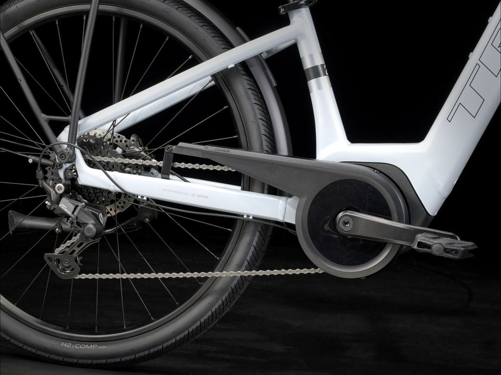 Vélo de Ville Électrique Trek Verve+ 2 Lowstep 400wh Shimano Cues 9V Gris Gen.3
