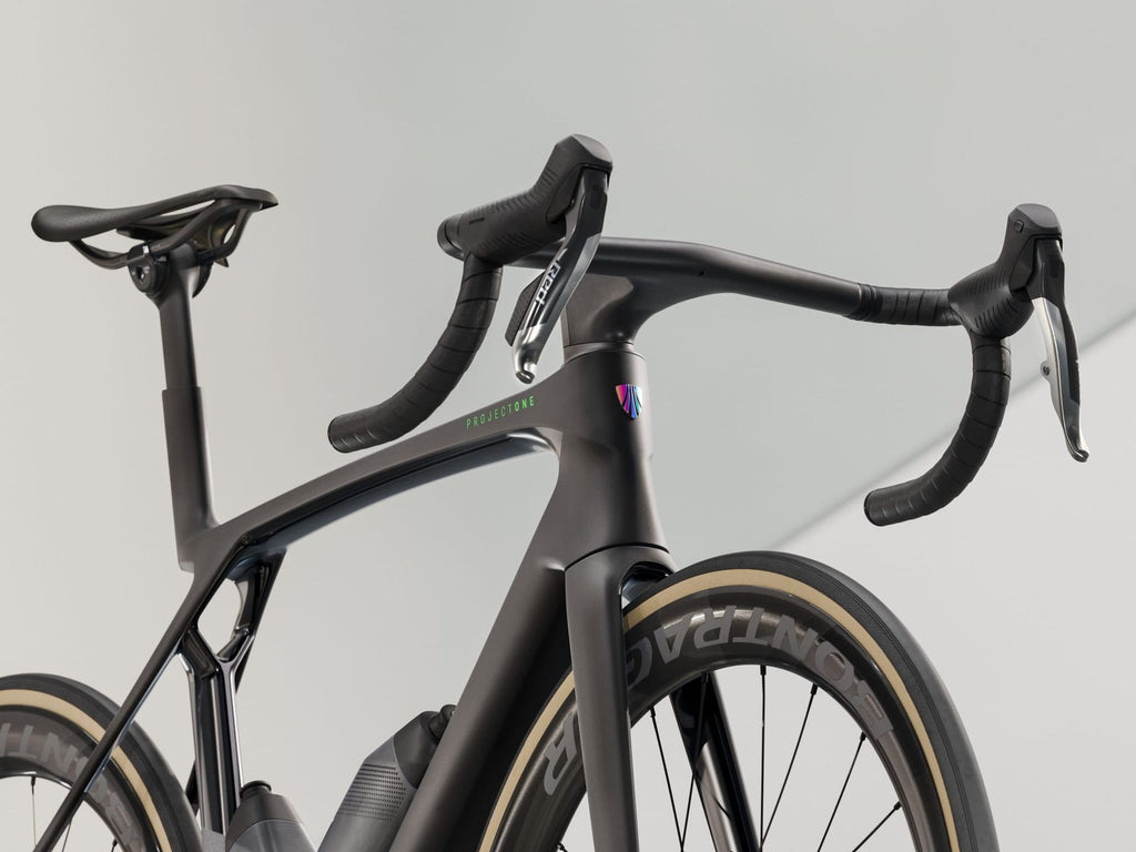 Vélo de Route Trek Madone SLR 9 Sram Red AXS 12V 700 mm Noir Gén. 8 - Vélo d'Exposition