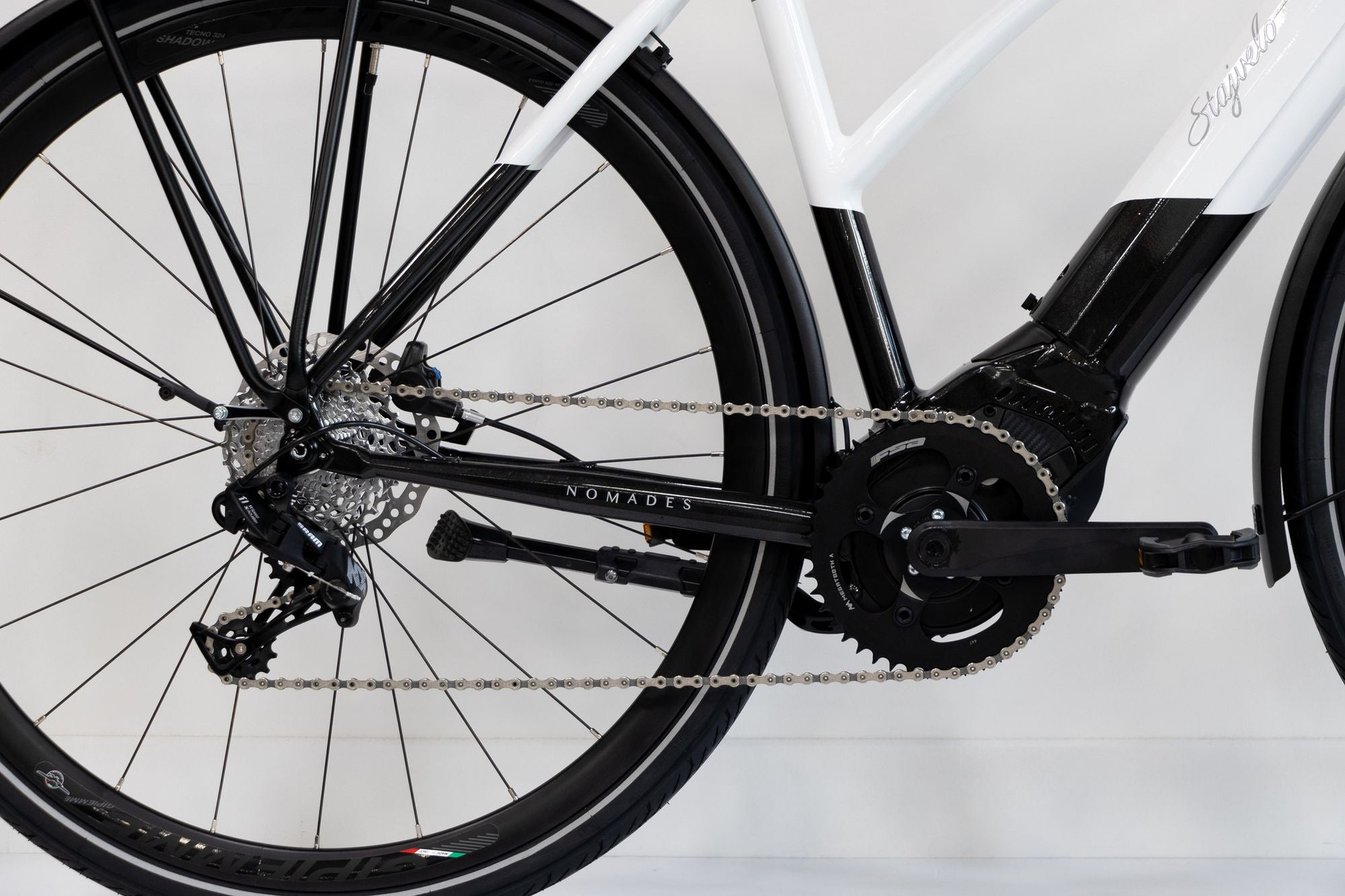 Vélo de Ville Électrique Stajvélo Nomades Sram GX 11V 500 Wh 700 mm Blanc