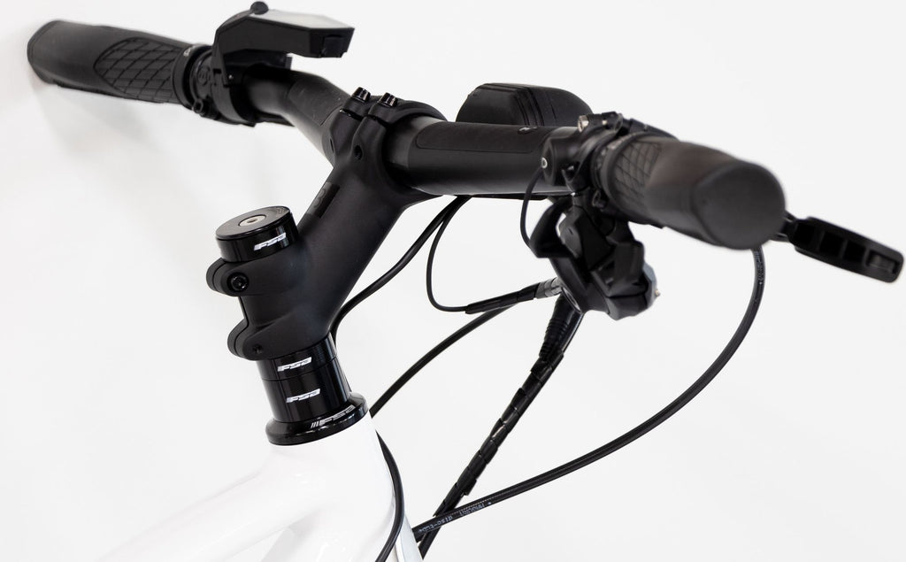 Vélo de Ville Électrique Stajvélo Nomades Sram GX 11V 500 Wh 700 mm Blanc