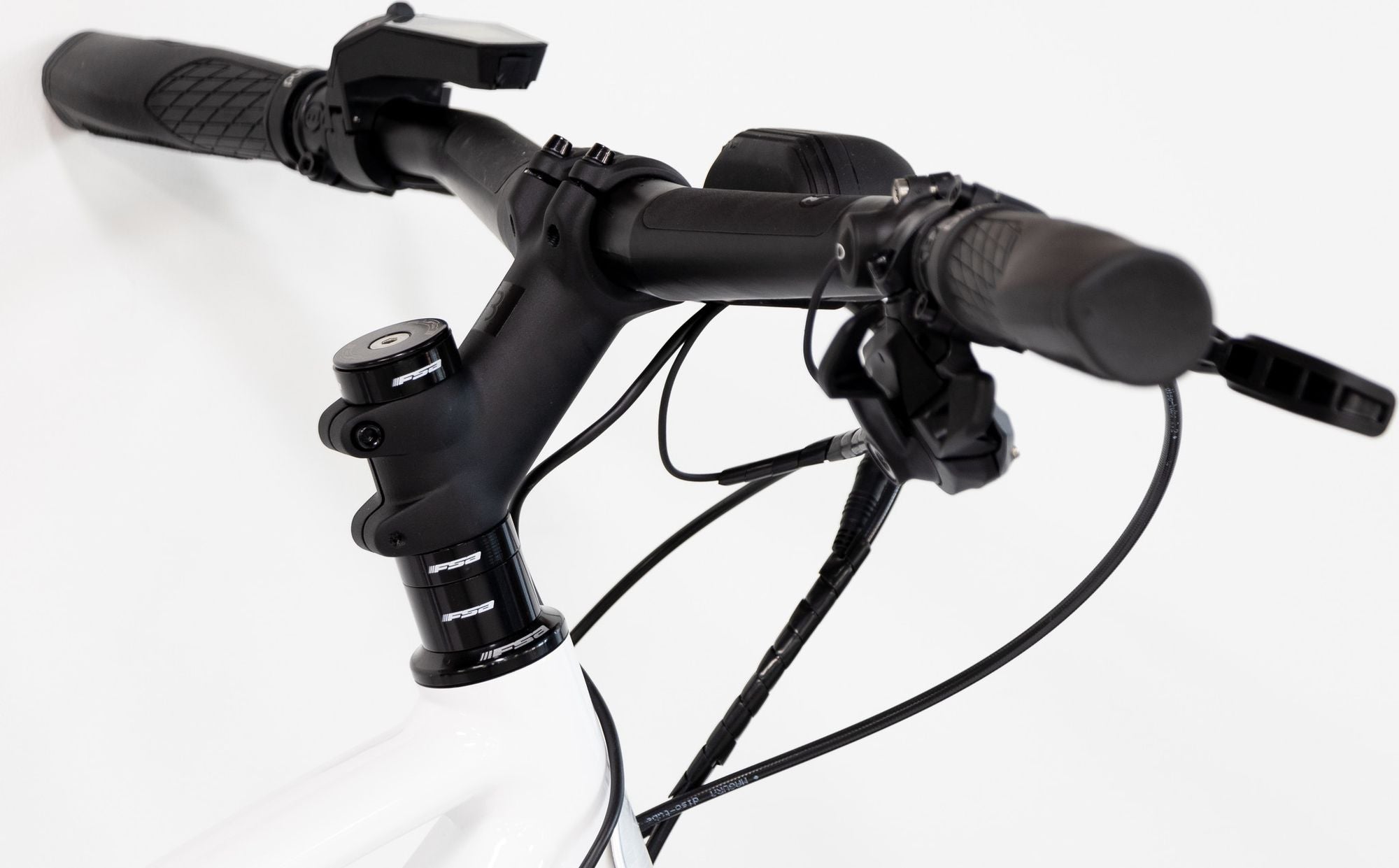 Vélo de Ville Électrique Stajvélo Nomades Sram GX 11V 500 Wh 700 mm Blanc