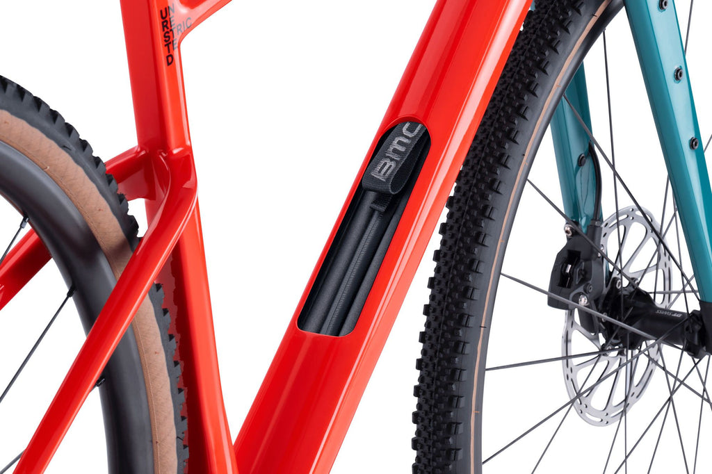 Vélo de Gravel BMC URS Two Sram Apex eTap AXS/X1 Eagle AXS 12V 700 mm Rouge Neon