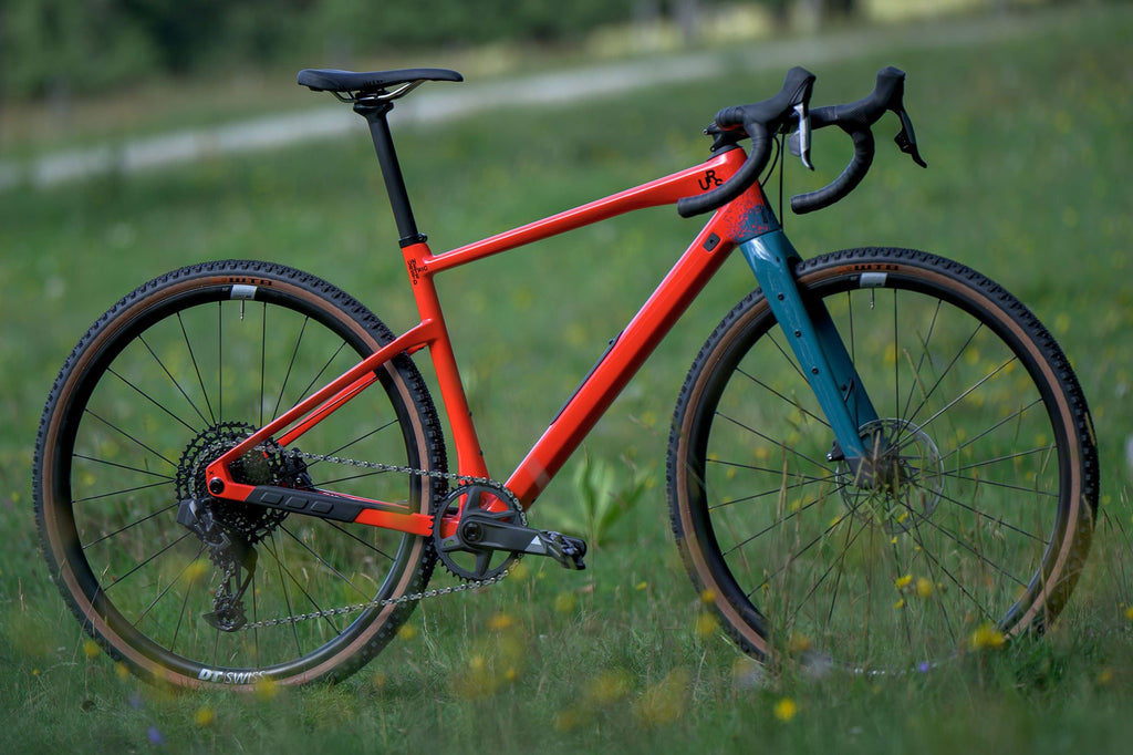 Vélo de Gravel BMC URS Two Sram Apex eTap AXS/X1 Eagle AXS 12V 700 mm Rouge Neon