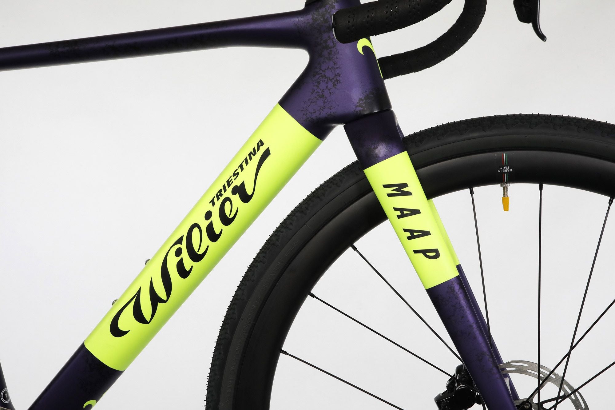 Vélo de Gravel Wilier Triestina Rave SLR Sram Force XPLR eTap AXS 12V 700 mm Violet Ivar Slik x Maap