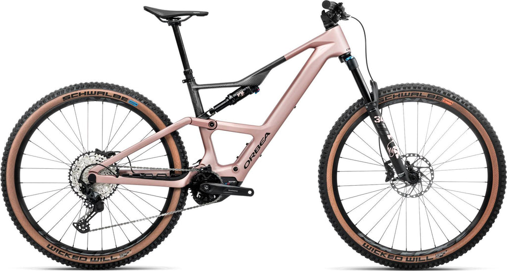 VTT Électrique Tout-Suspendu Orbea Rise SL M20 12V 630 Wh Shimano 85 Nm 29'' Rose Desert Gris Carbon Raw 2025
