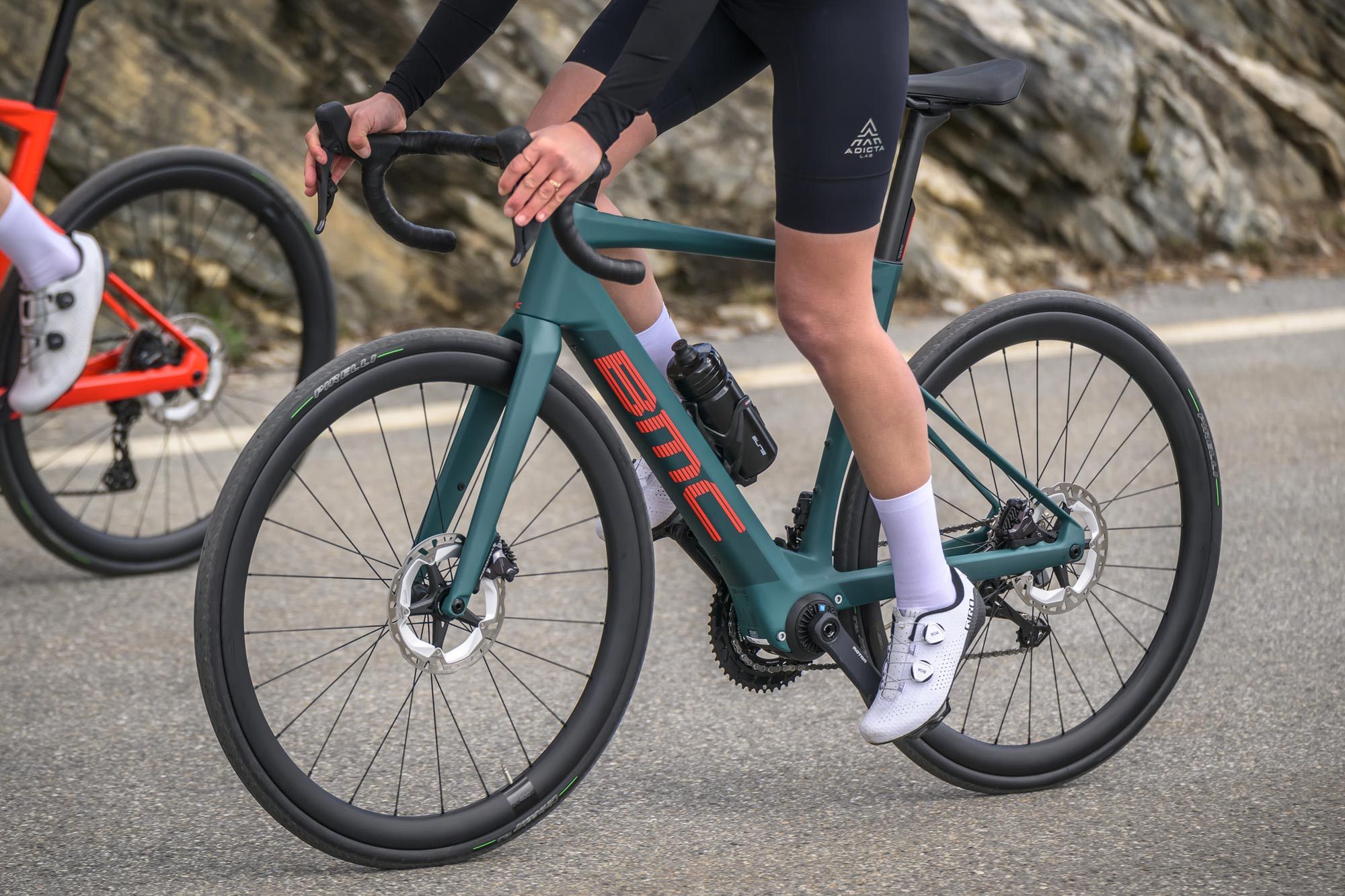 Vélo de Route Électrique BMC Roadmachine 01 AMP One Shimano Ultegra Di2 12V 360 Wh 700 mm Vert - Vélo d'Exposition