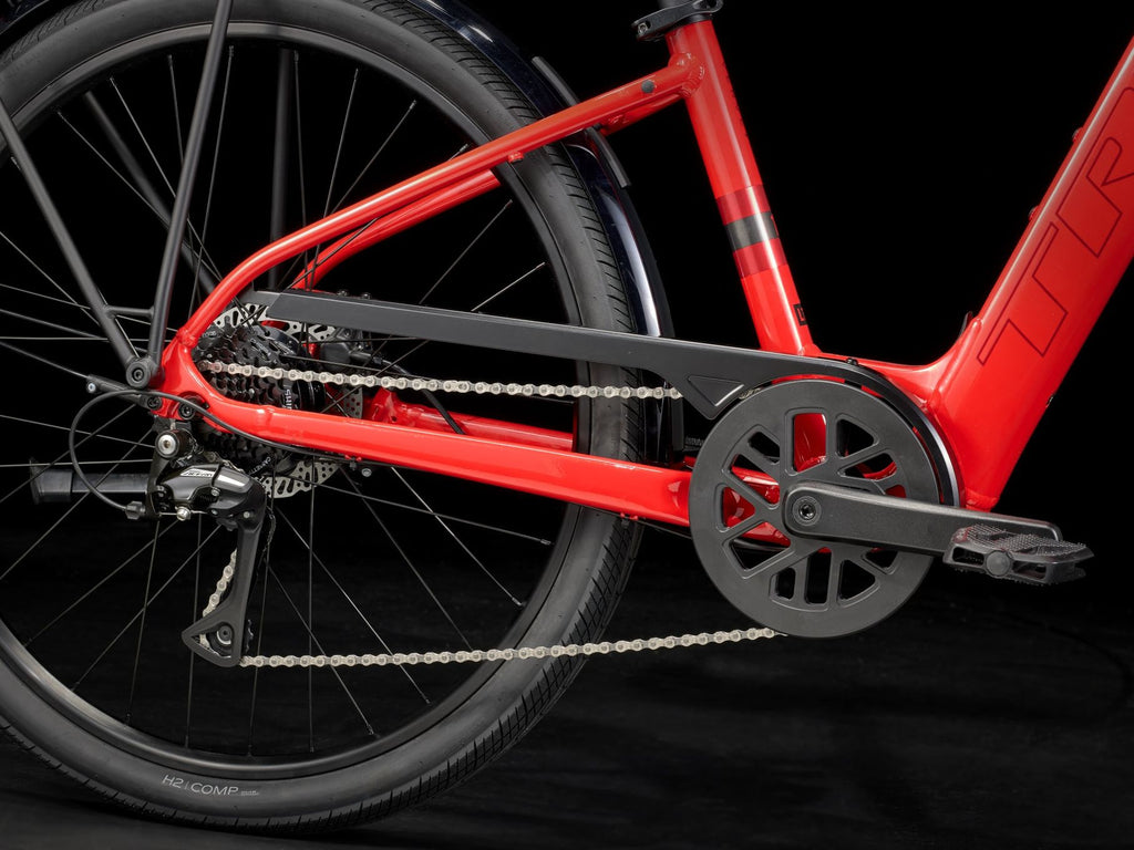 Vélo de Ville Électrique Trek Verve+ 1 Lowstep LT 250Wh Shimano Acera 8V Rouge - Vélo d'Exposition