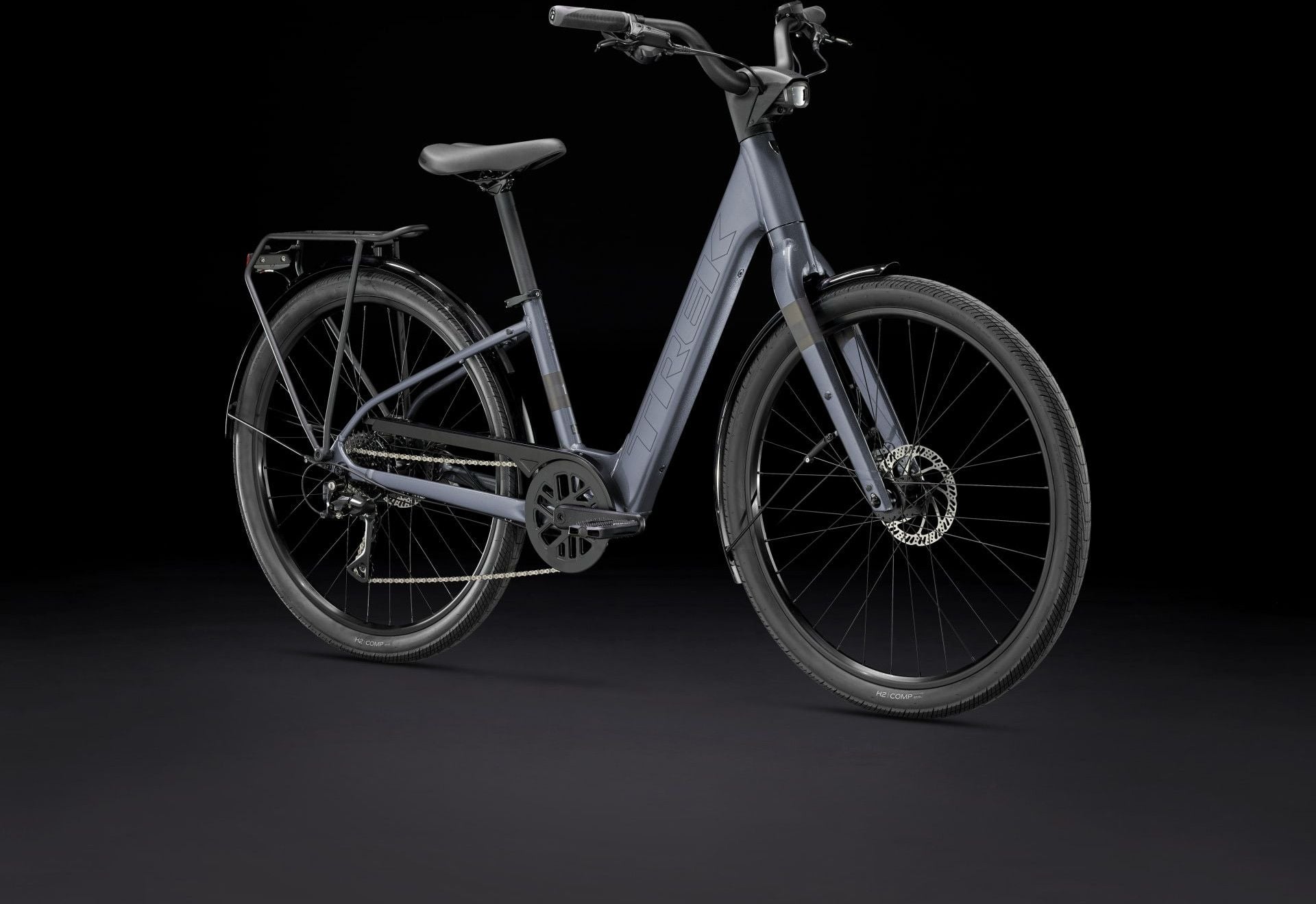 Vélo de Ville Électrique Trek Verve+ 1 Lowstep LT 250Wh Shimano Acera 8V Gris - Vélo d'Exposition