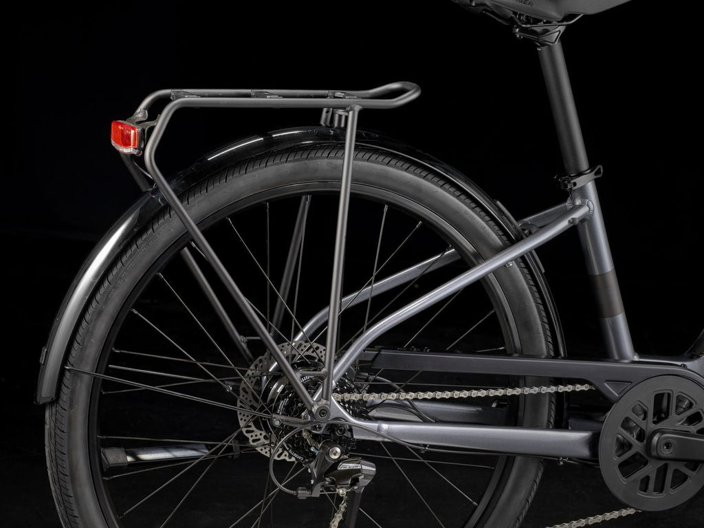 Vélo de Ville Électrique Trek Verve+ 1 Lowstep LT 250Wh Shimano Acera 8V Gris - Vélo d'Exposition