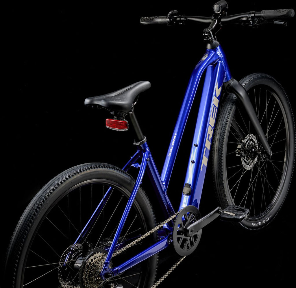 Vélo de Fitness Électrique Trek Dual Sport+ 2 Stagger LT Shimano Acera 8V 250 Wh 27.5'' Bleu 2025 - Vélo d'Exposition