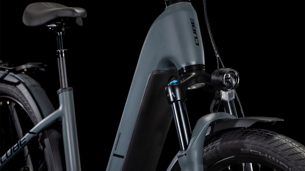 VTC Électrique Cube Kathmandu Hybrid One 800 Easy Entry Shimano Cues 10V 800 Wh 700 mm Gris Shadow 2025