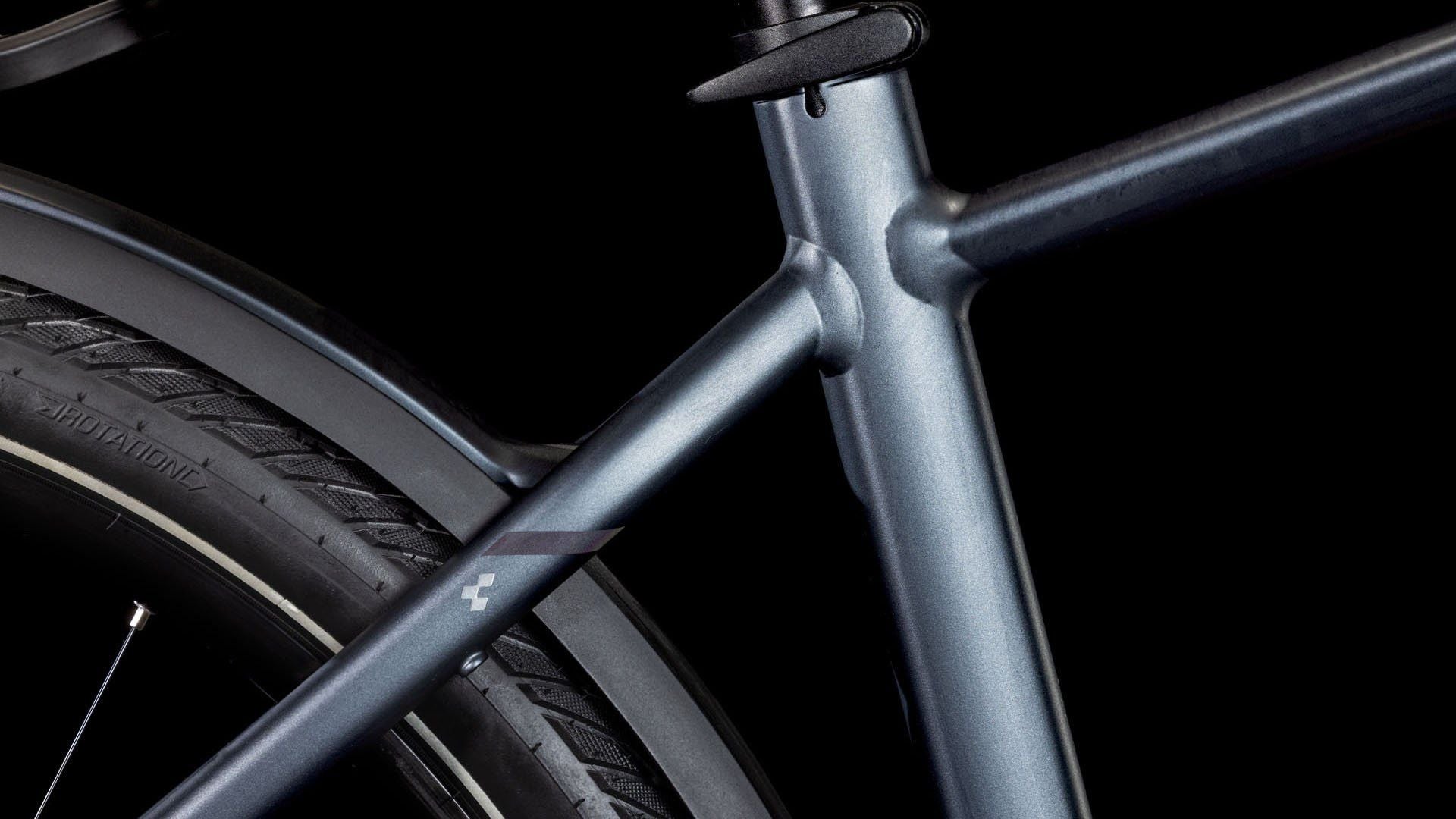 VTC Électrique Cube Touring Hybrid Pro 625 Shimano Cues 11V 625 Wh 700 mm Gris Metallic 2025