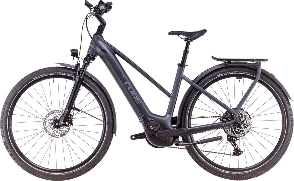VTC Électrique Cube Touring Hybrid Pro 625 Trapeze Shimano Cues 11V 625 Wh 700 mm Gris Metallic 2025