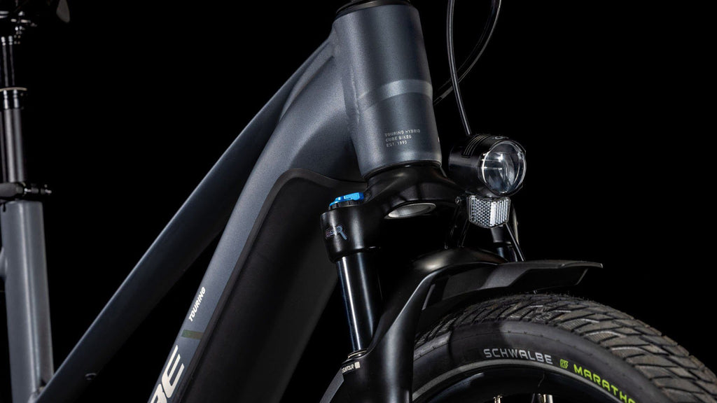 VTC Électrique Cube Touring Hybrid Pro 625 Trapeze Shimano Cues 11V 625 Wh 700 mm Gris Metallic 2025