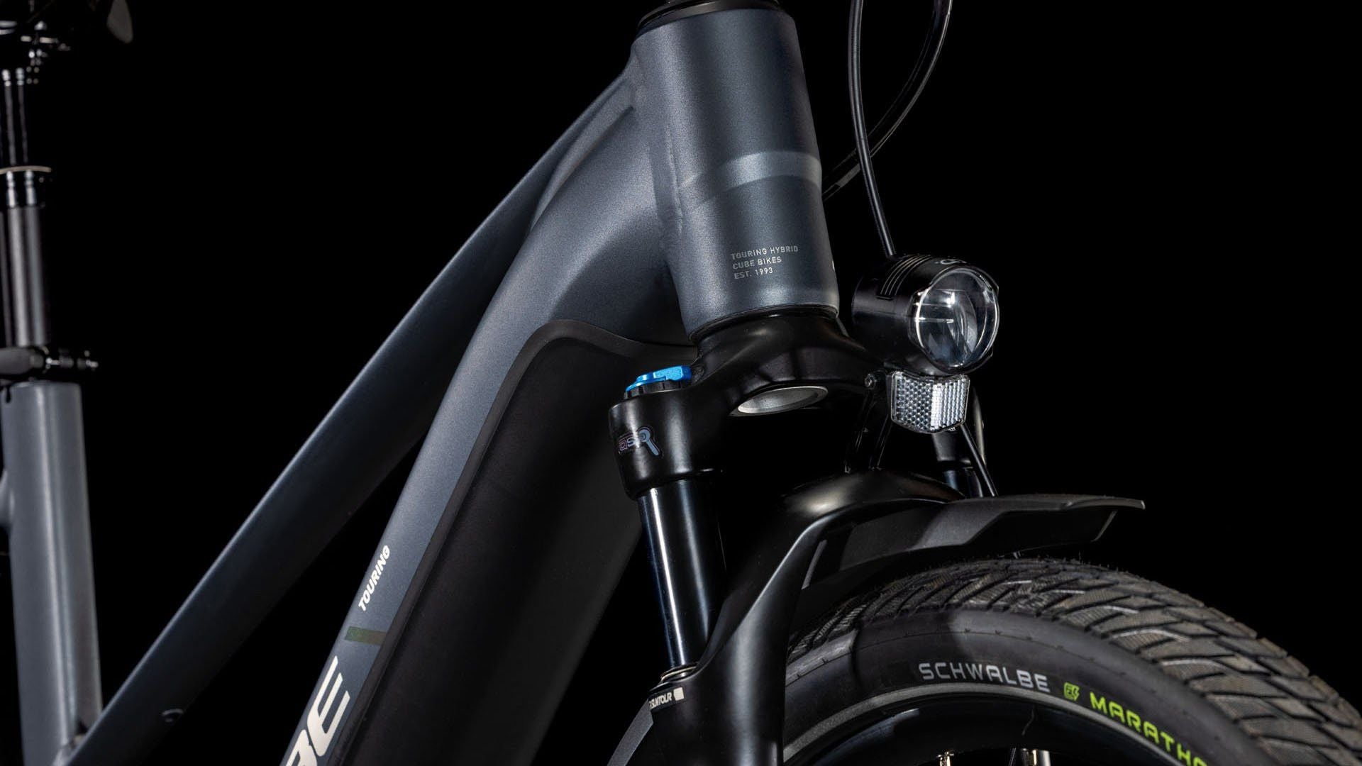 VTC Électrique Cube Touring Hybrid Pro 625 Trapeze Shimano Cues 11V 625 Wh 700 mm Gris Metallic 2025
