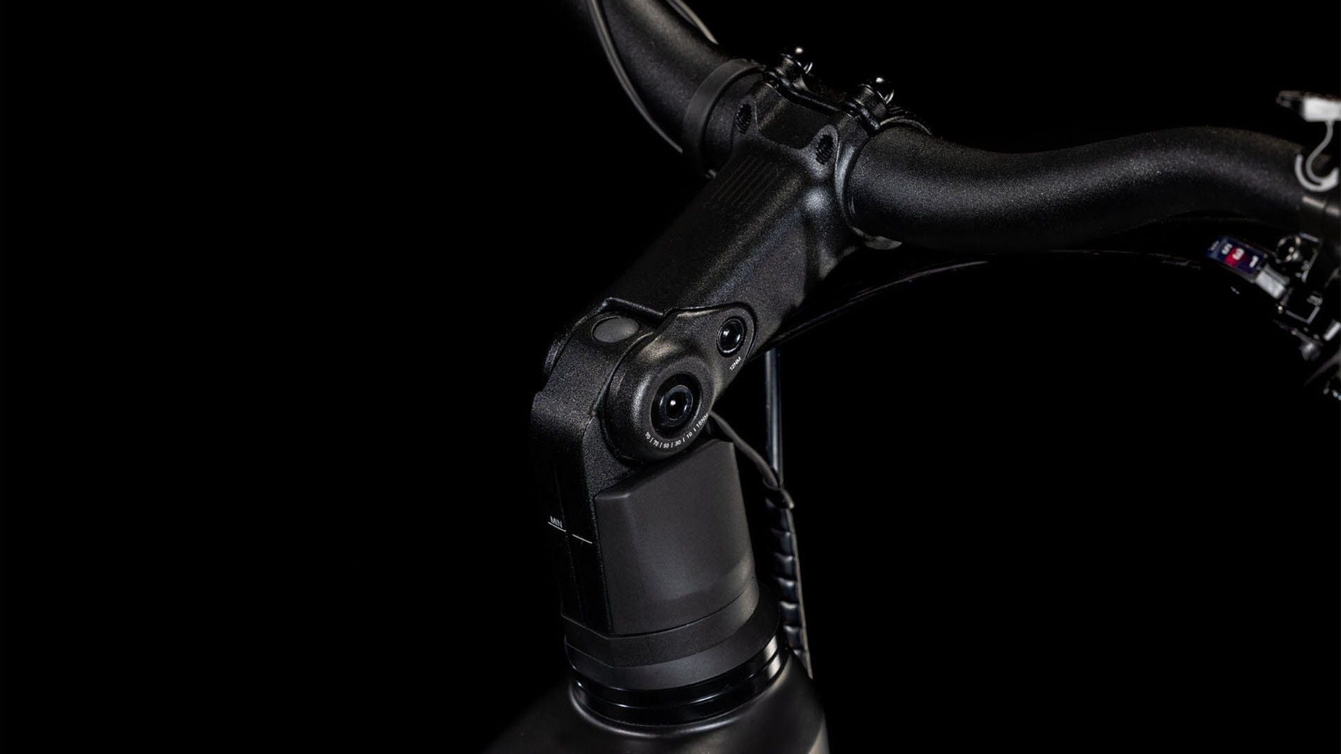 VTC Électrique Cube Nuride Hybrid Pro 600 Allroad Easy Entry Shimano Cues 10V 600 Wh 29'' Noir 2025