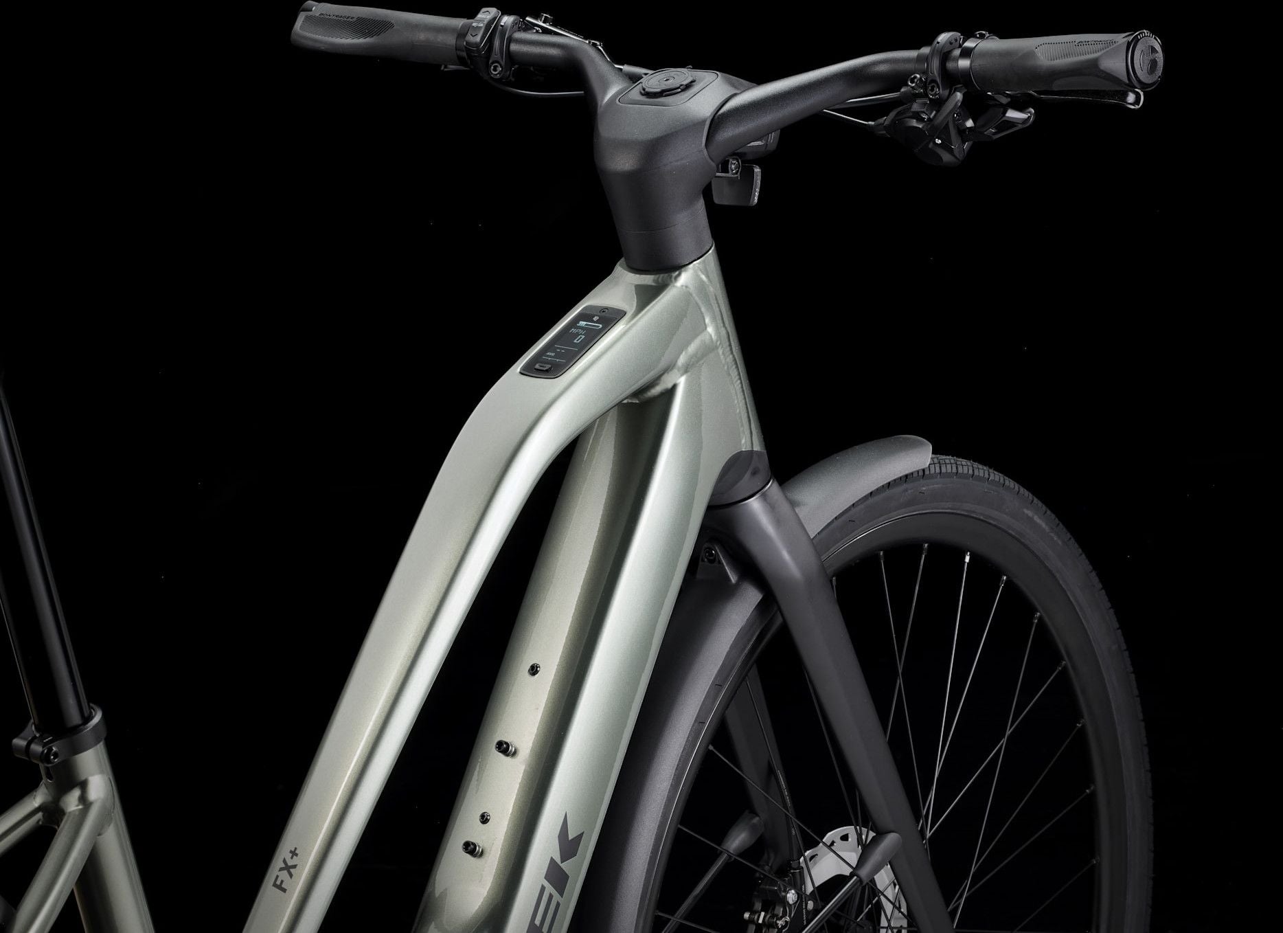 Vélo de Ville Électrique Trek FX+ 7 Mid-Step Shimano Cues 10V 360Wh 700mm Vert 2025 - Vélo d'Exposition