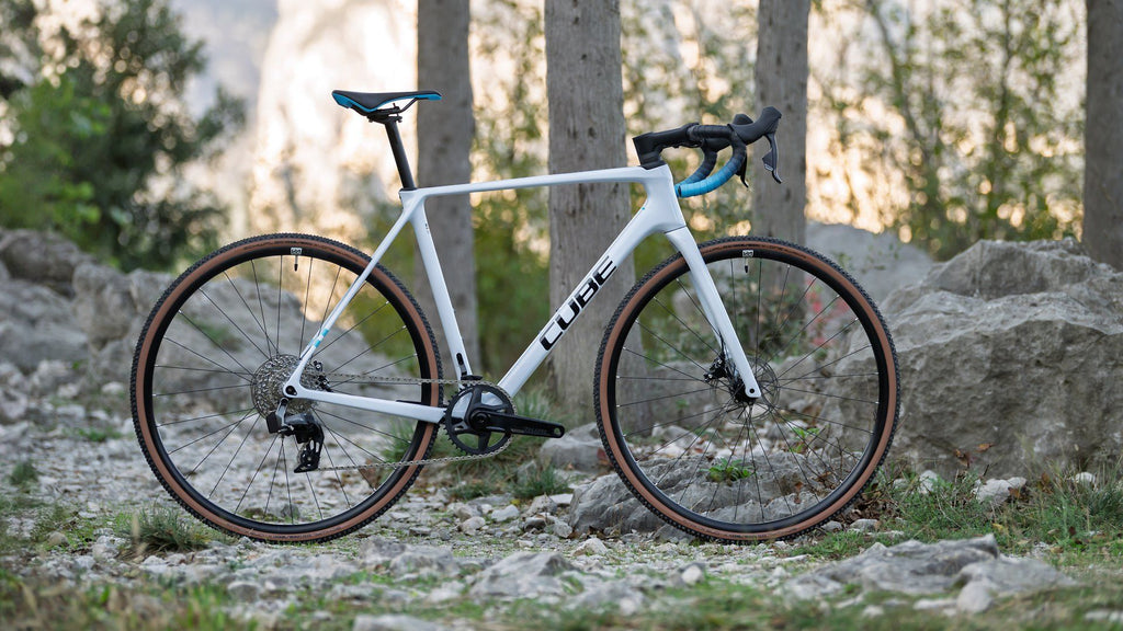 Vélo de Cyclocross Cube Cross Race C:62 Race Sram Rival XPLR eTap AXS 12V 700 mm Blanc Polar 2025