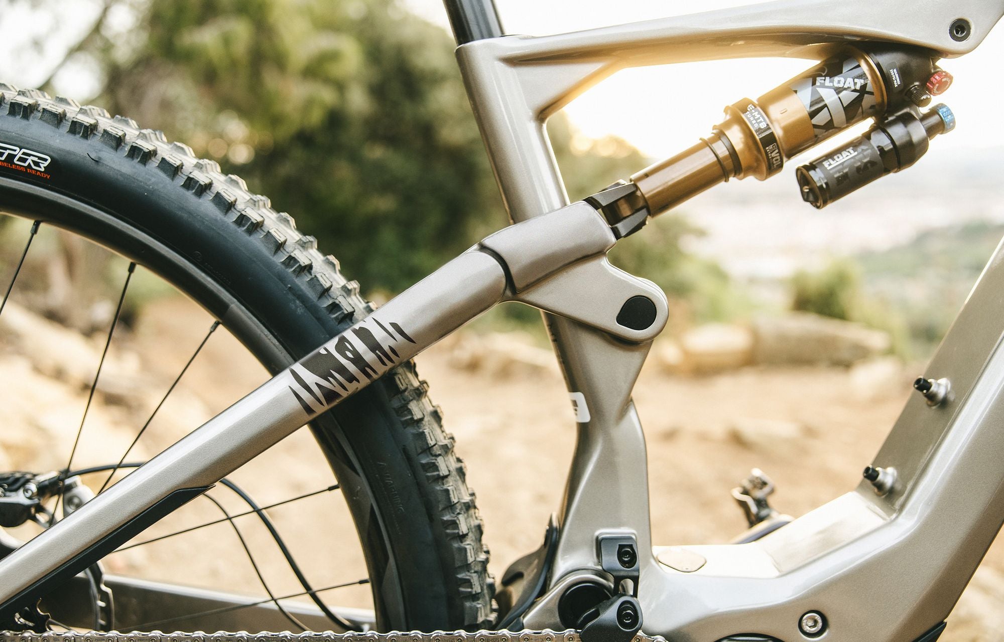 VTT Électrique Tout-Suspendu BH iLynx+ SL Enduro 9.5 12V 810Wh Shimano 85 Nm 29'' Gris