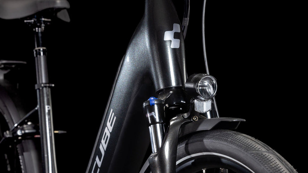 Vélo de Ville Électrique Cube Supreme Hybrid Comfort Pro 625 Easy Entry Enviolo City 625 Wh 700 mm Noir Gris Lunar 2025