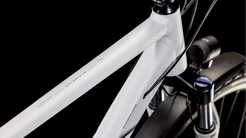 VTC Cube Nature Pro Allroad Shimano Cues 10V 700 mm Blanc Cotton Gris 2025