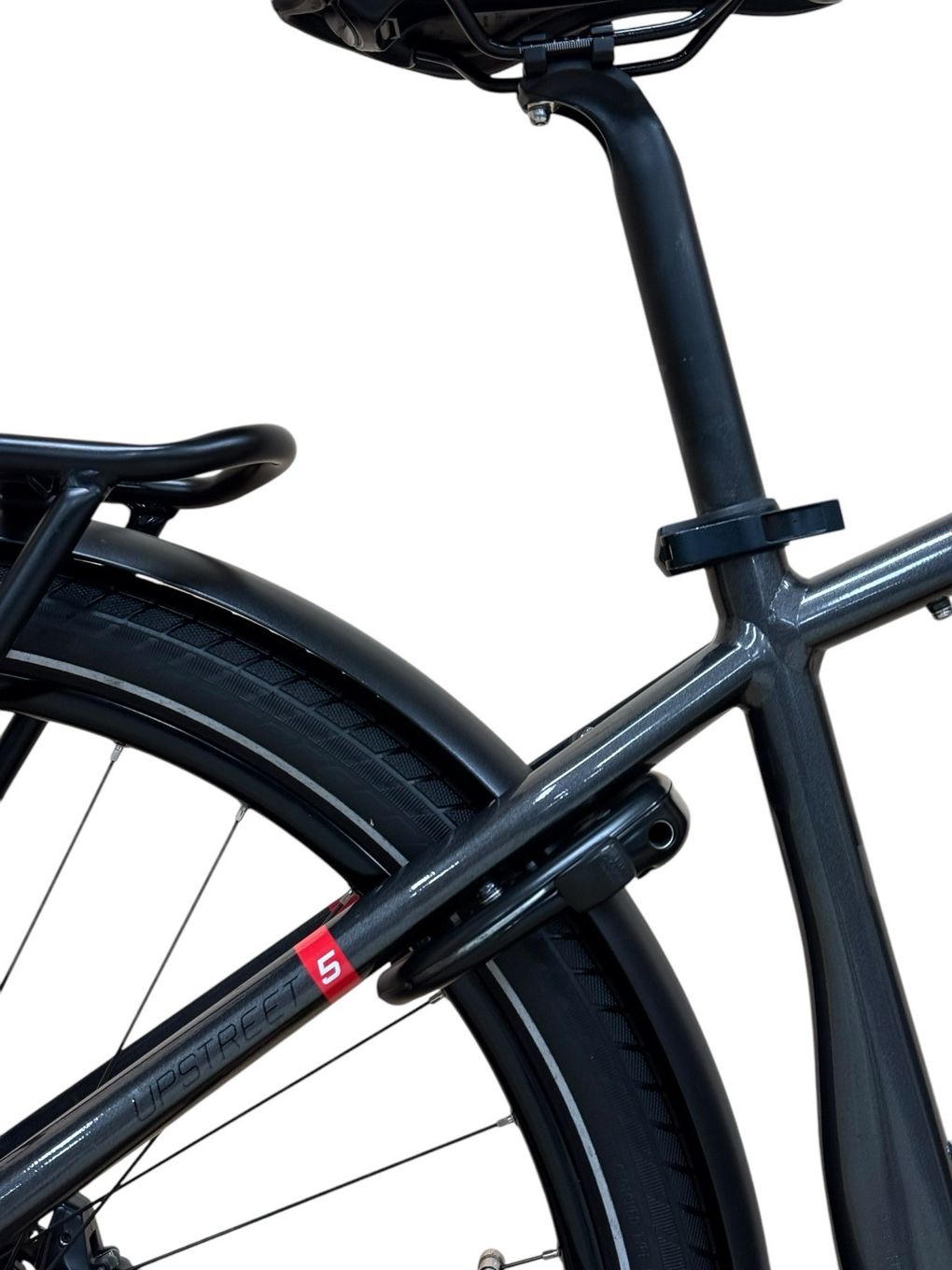 produit reconditionné . Flyer Upstreet5 5.10 Gents ALIVIO 2022 . Vélo électrique . Flyer . très bon état