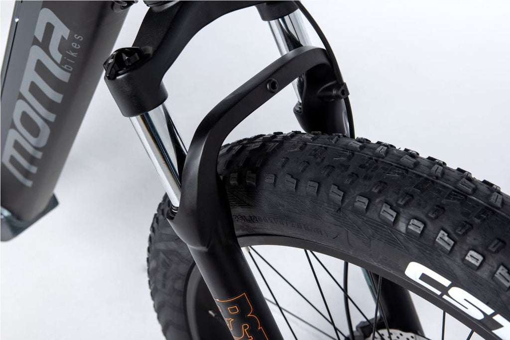 Moma Bikes VTT, FATBIKE 26 PRO, Equipped Full SHIMANO, Freins à disques Hydrauliques, Bat. Ion Lithium integrada 48V 13Ah / 160-195 cm