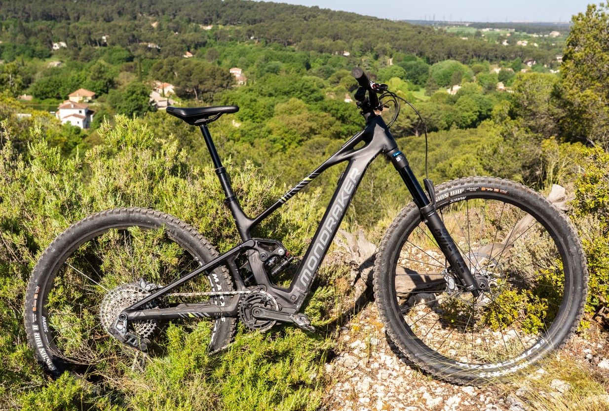 VTT Électrique Tout-Suspendu Mondraker Sly RR 12V 400Wh Bosch 60 Nm 29'' Noir 2025