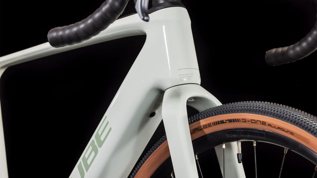 Vélo CUBE Nuroad Hybrid C:62 Race 400X desertstone´n´green 2025