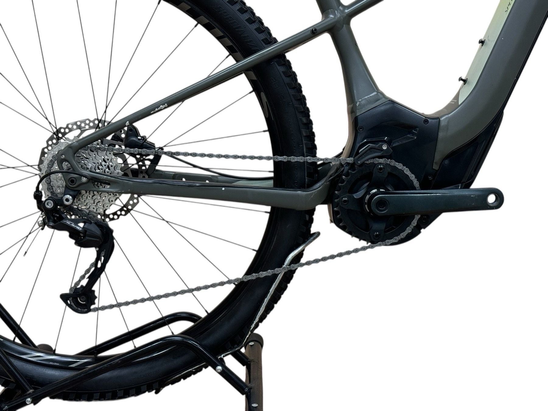 produit reconditionné . Specialized Turbo Levo Hardtail Shimano Alivio 2021 . VTT électrique . Specialized . très bon état