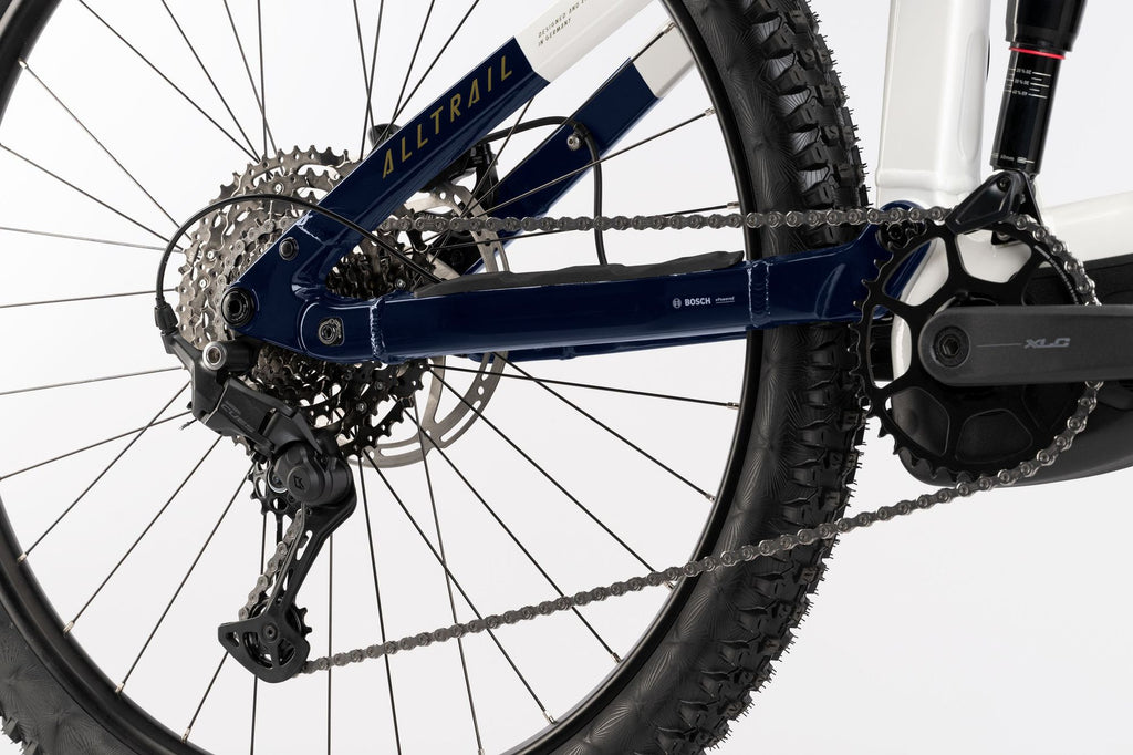 VTT Électrique Tout-Suspendu Haibike AllTrail 8 11V 600 Wh Bosch 85 Nm 29'' Blanc/Bleu 2025