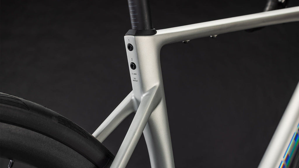 Vélo de Route Cube Attain C:62 SLX Shimano 105 Di2 12V 700 mm Gris Sleek 2026
