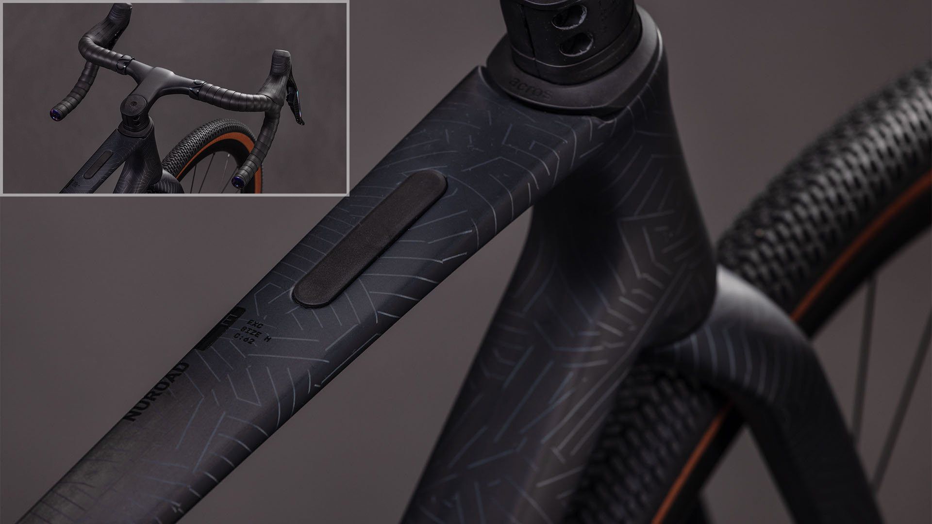 Vélo de Gravel Cube Nuroad C:62 EXC Sram Force XPLR AXS 13V 700 mm Gris Carbon Noir Crisscross 2026