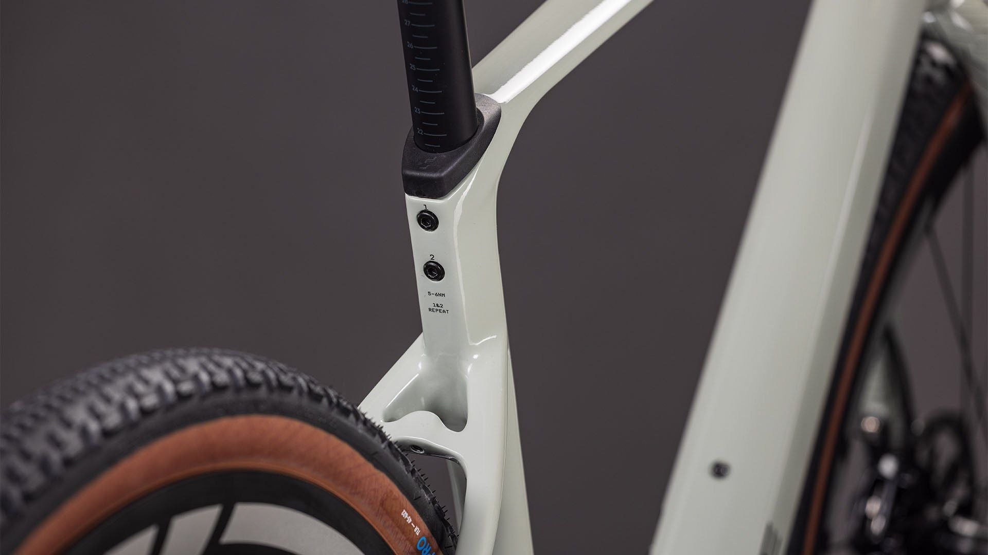 Vélo de Gravel Cube Nuroad C:62 SLX Sram Force XPLR AXS/GX Eagle AXS 12V 700 mm Vert Beige Reed 2026