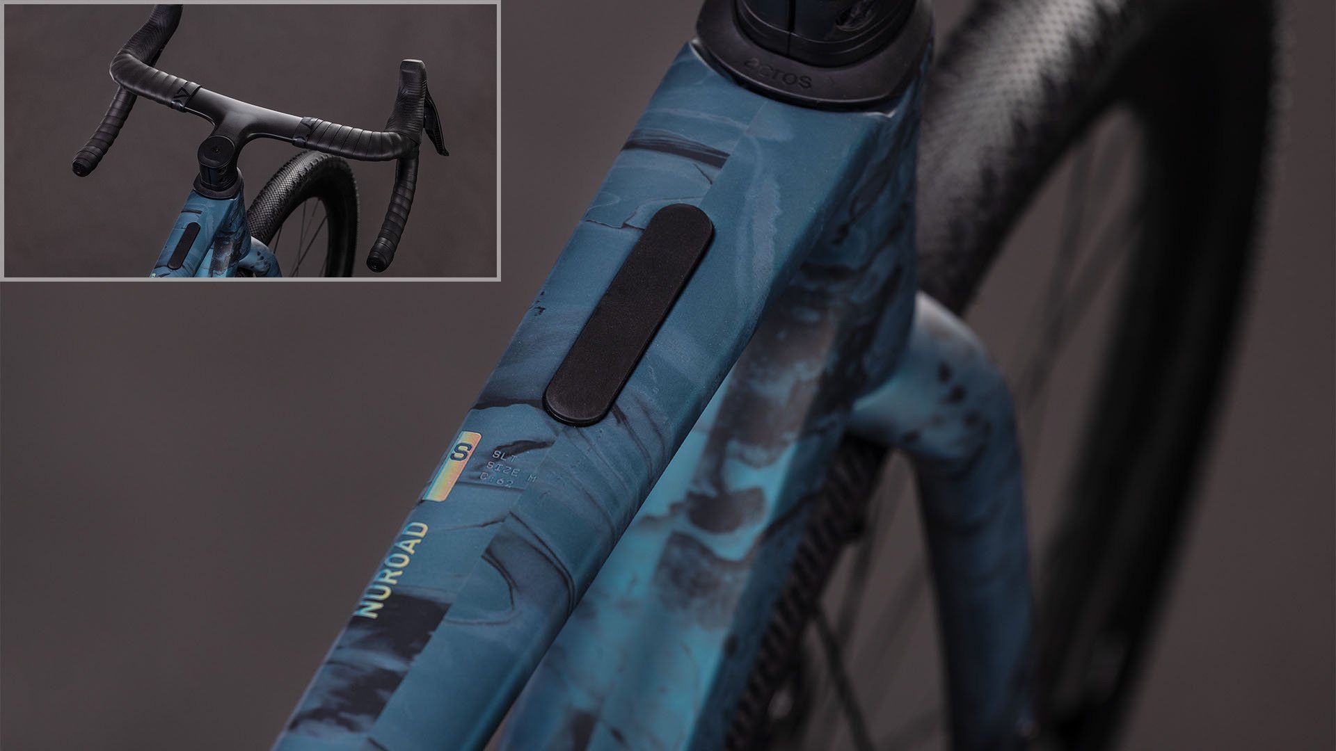 Vélo de Gravel Cube Nuroad C:62 SLT Sram Red XPLR AXS 13V 700 mm Vert Royal Fume 2026
