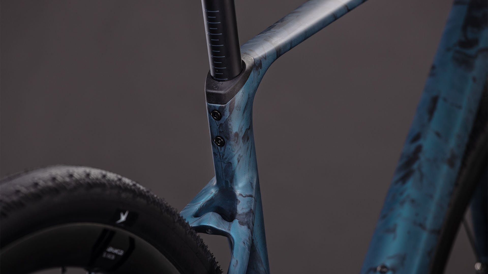 Vélo de Gravel Cube Nuroad C:62 SLT Sram Red XPLR AXS 13V 700 mm Vert Royal Fume 2026
