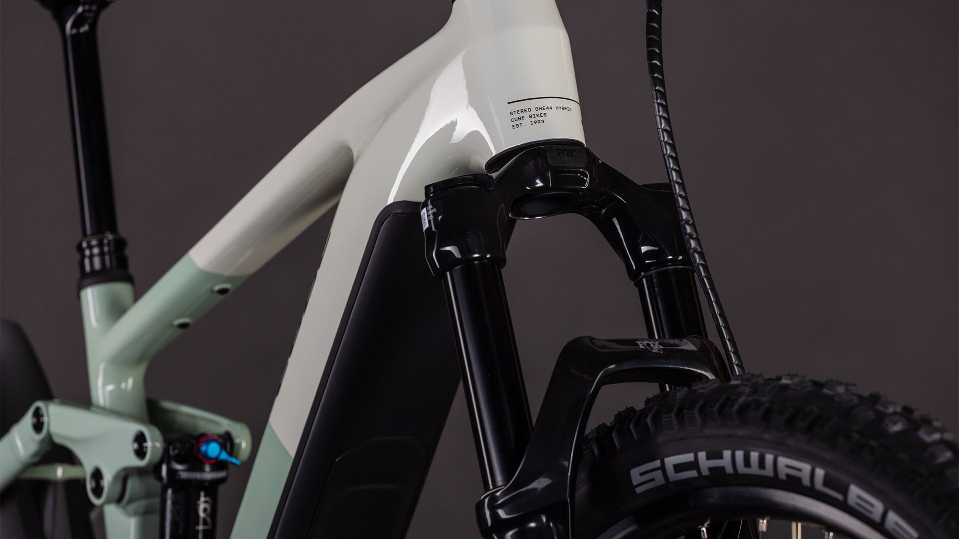 VTT Électrique Tout-Suspendu Cube Stereo Hybrid One44 EXC 800 Wh Bosch 120 Nm 29'' Beige Desert Stone Vert Dried Herbs 2026