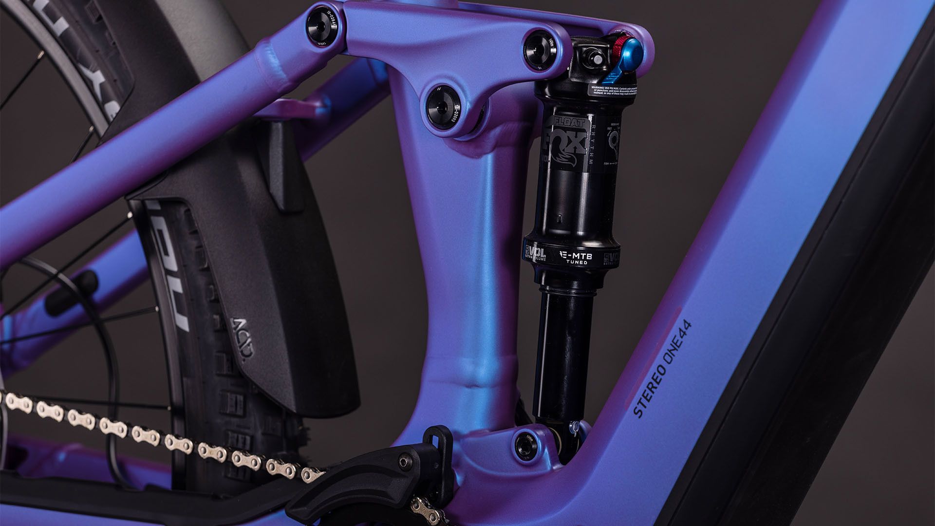 VTT Électrique Tout-Suspendu Cube Stereo Hybrid One44 EXC 800 12V 800 Wh Bosch 120 Nm 29'' Bleu Iris Violet 2026