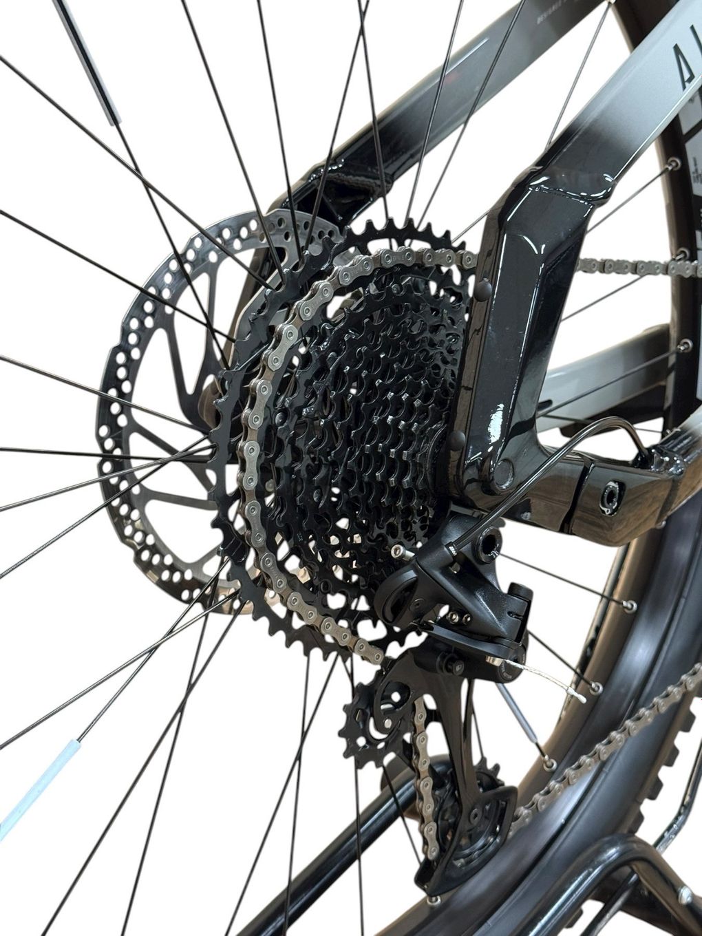 produit reconditionné . Haibike AllMtn CF 9 Sram NX 2024 . VTT électrique . Haibike . très bon état